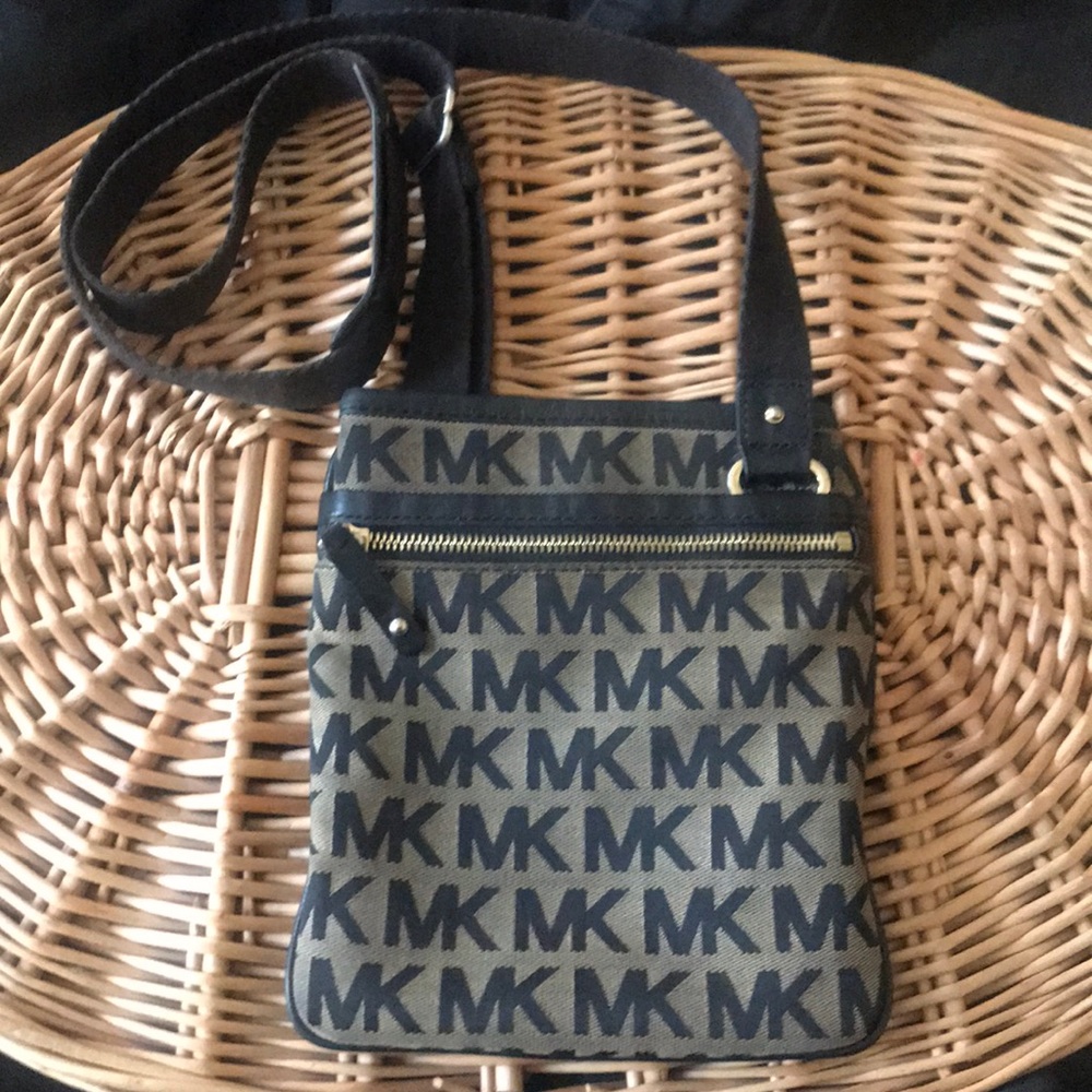Michael Kors Jet Set Crossbody Bag